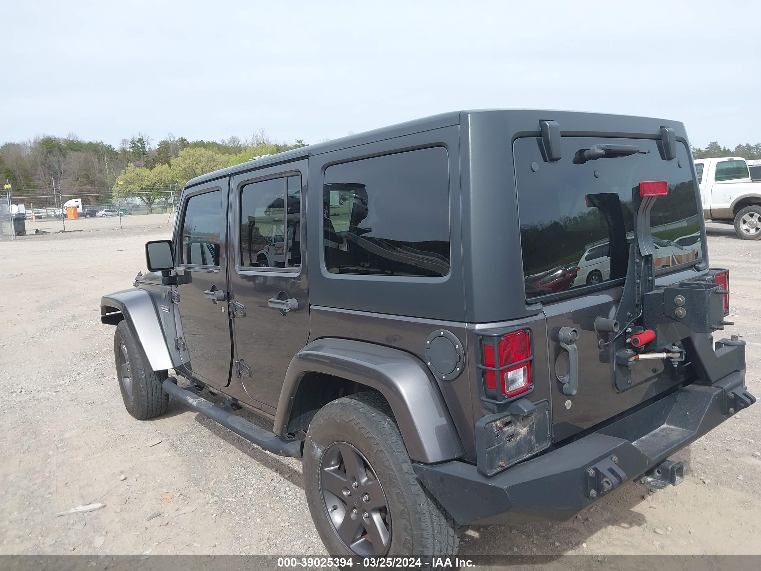 Photo 2 VIN: 1C4BJWDG5GL152896 - JEEP WRANGLER 