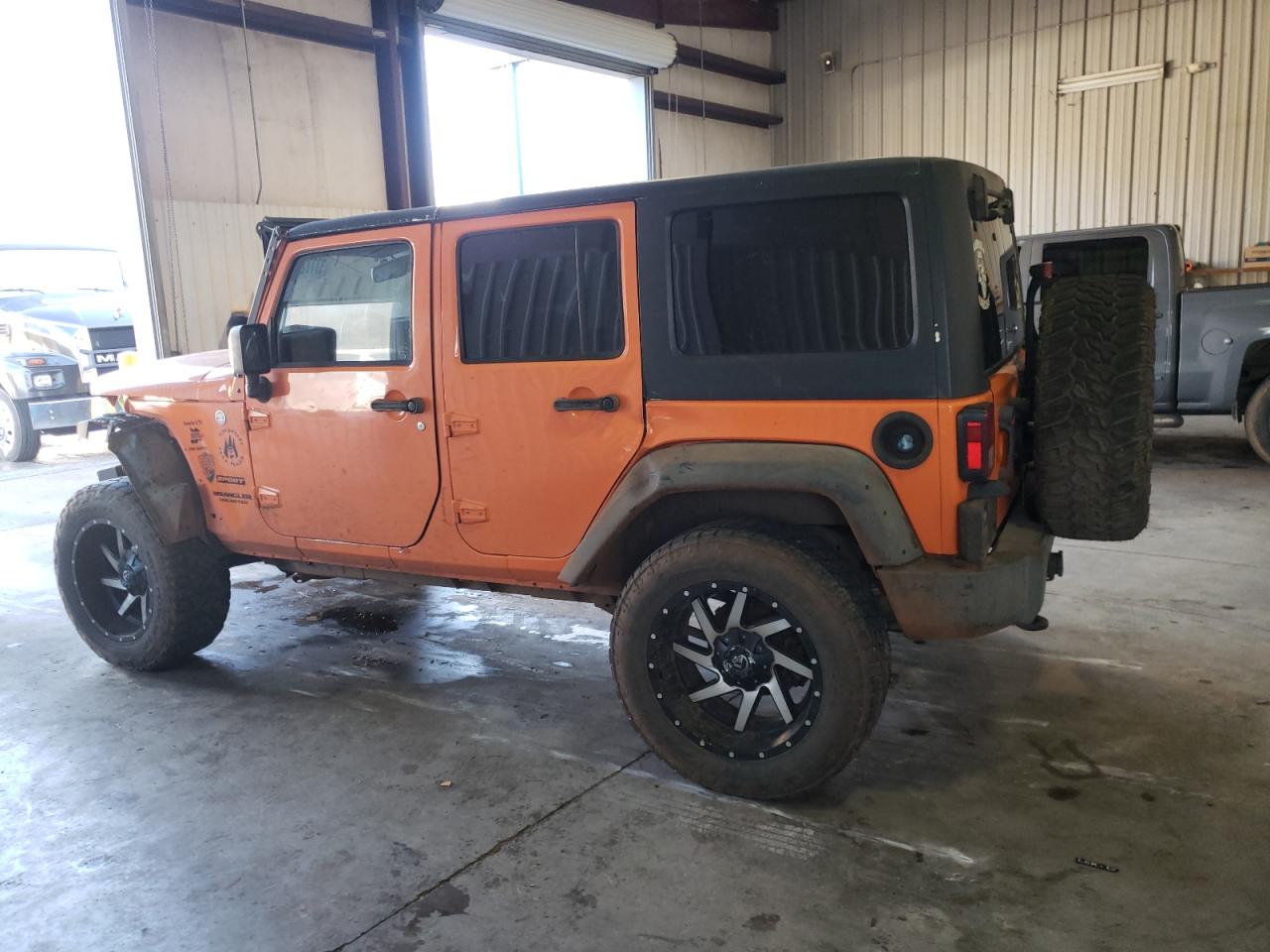 Photo 1 VIN: 1C4BJWDG6DL568256 - JEEP WRANGLER 