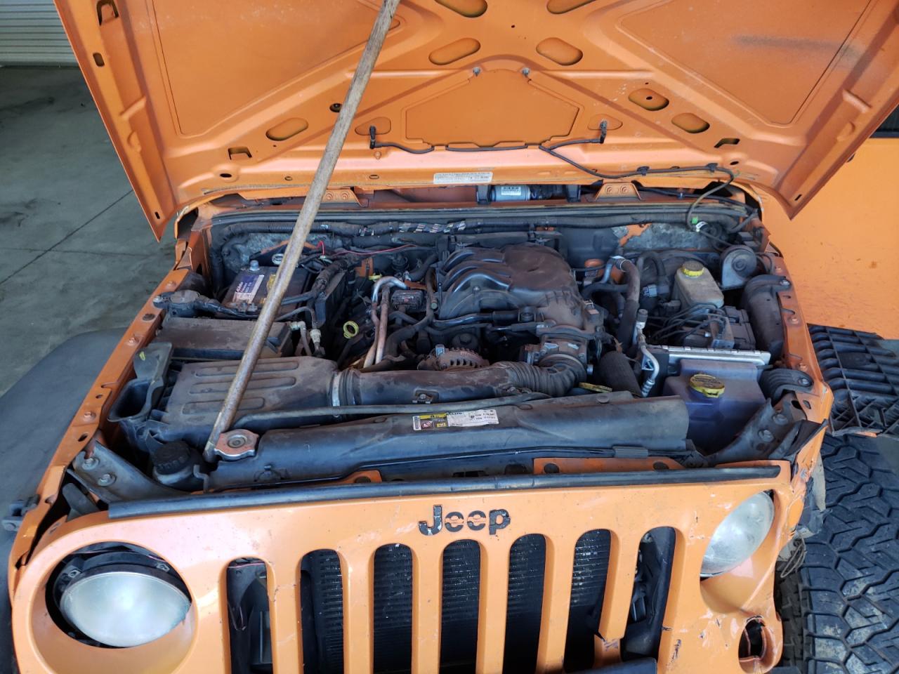 Photo 10 VIN: 1C4BJWDG6DL568256 - JEEP WRANGLER 