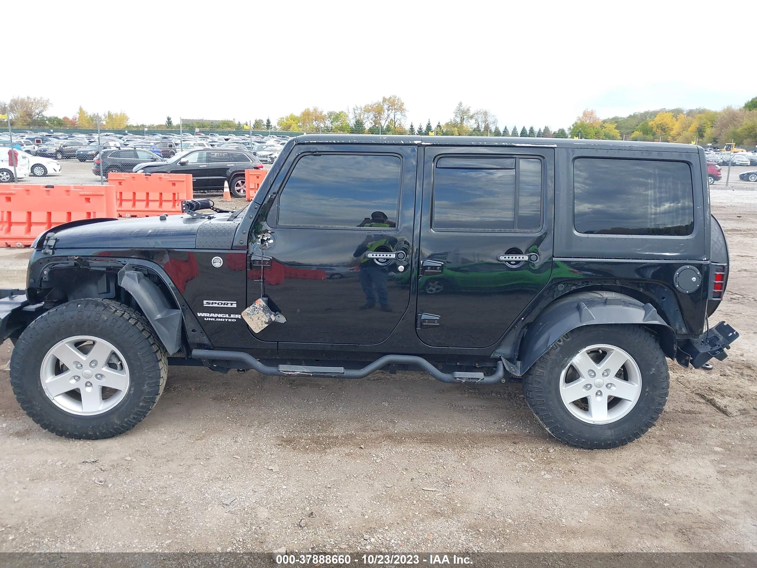 Photo 13 VIN: 1C4BJWDG6HL747337 - JEEP WRANGLER 