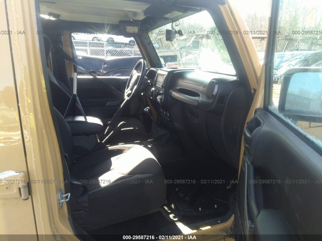 Photo 4 VIN: 1C4BJWDG7EL137622 - JEEP WRANGLER UNLIMITED 