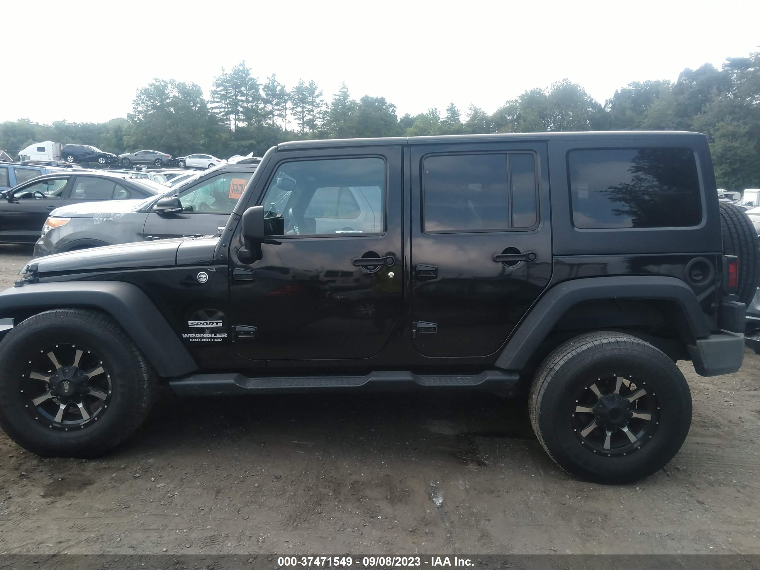 Photo 13 VIN: 1C4BJWDG7EL250504 - JEEP WRANGLER 