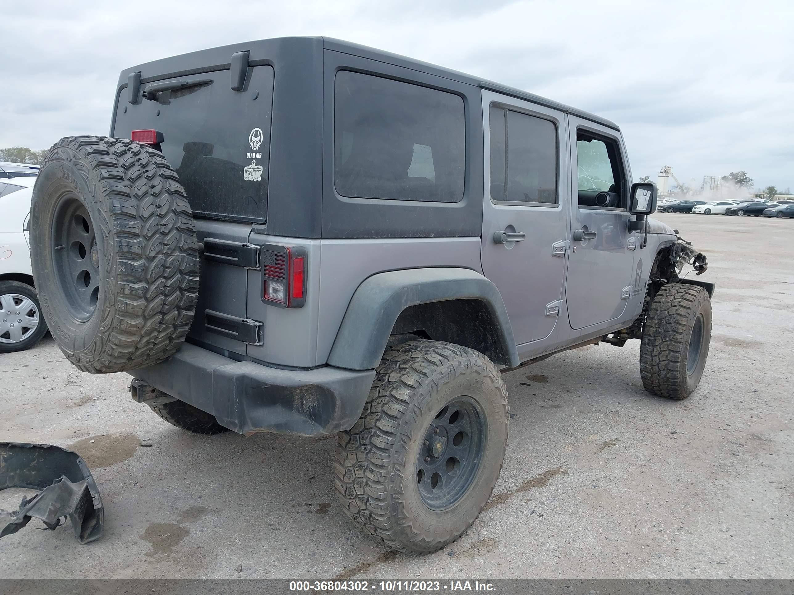 Photo 3 VIN: 1C4BJWDG7EL260028 - JEEP WRANGLER 