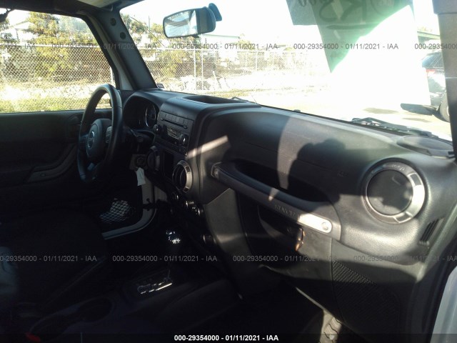 Photo 4 VIN: 1C4BJWDG7JL876290 - JEEP WRANGLER JK UNLIMITED 