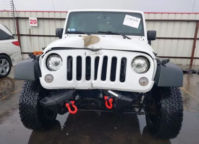 Photo 5 VIN: 1C4BJWDG7JL895681 - JEEP WRANGLER 