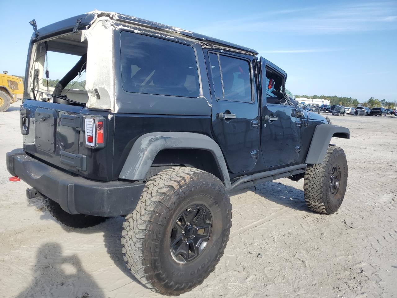 Photo 2 VIN: 1C4BJWDG8CL171811 - JEEP WRANGLER 