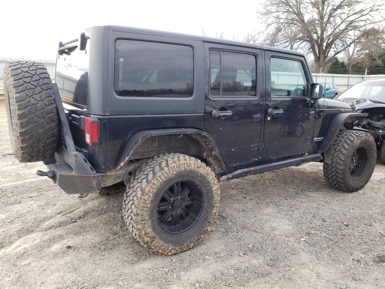 Photo 2 VIN: 1C4BJWDG8DL537977 - JEEP WRANGLER 