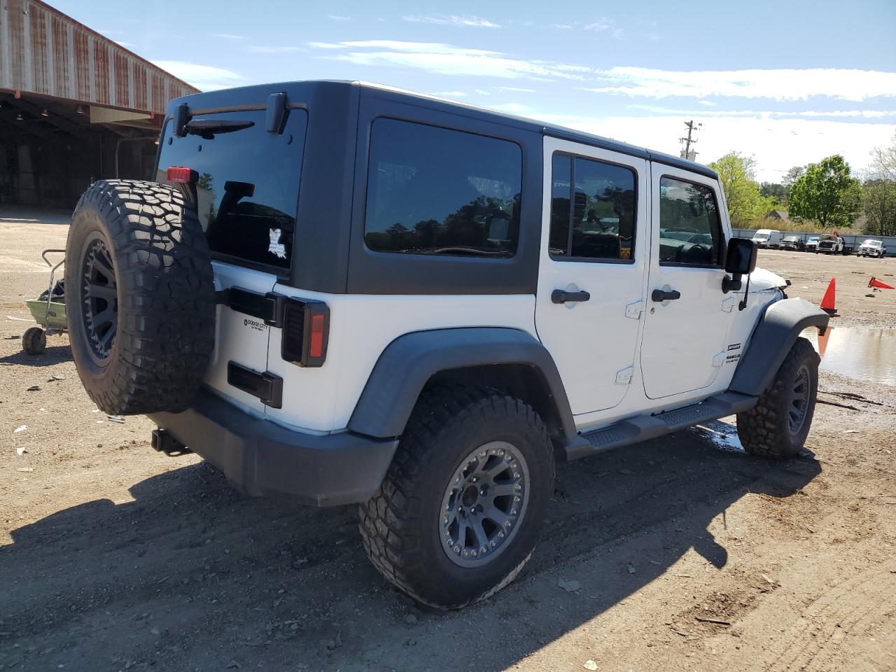 Photo 2 VIN: 1C4BJWDG8FL738751 - JEEP WRANGLER 