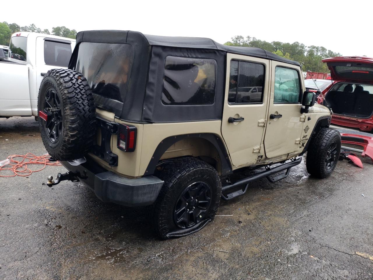 Photo 2 VIN: 1C4BJWDG8JL878601 - JEEP WRANGLER 