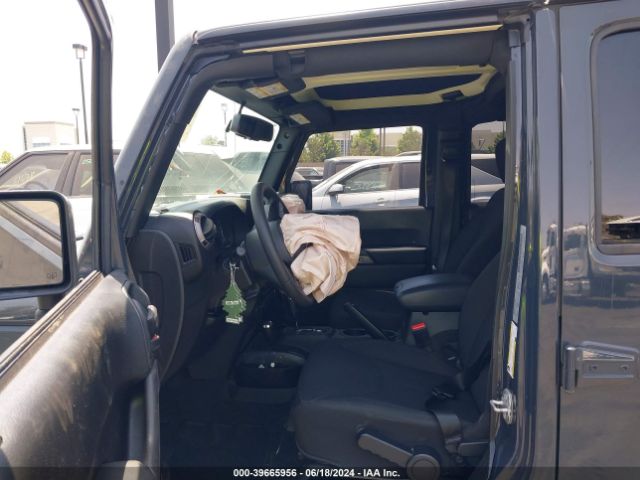 Photo 4 VIN: 1C4BJWDG8JL894488 - JEEP WRANGLER JK 