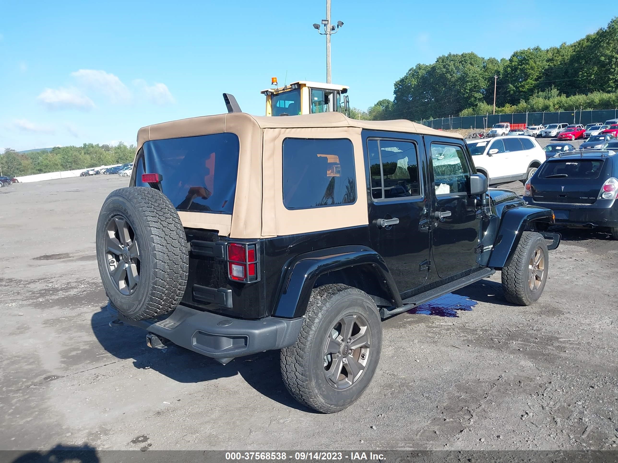 Photo 3 VIN: 1C4BJWDG8JL897293 - JEEP WRANGLER 