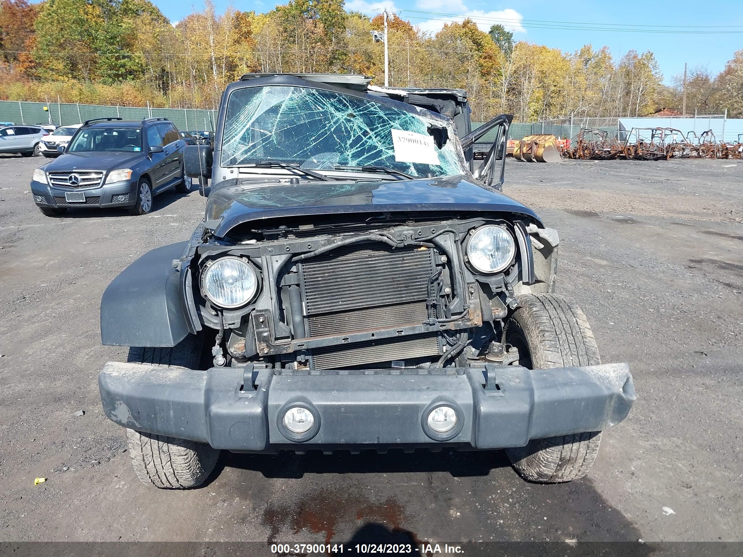 Photo 11 VIN: 1C4BJWDG8JL926629 - JEEP WRANGLER 