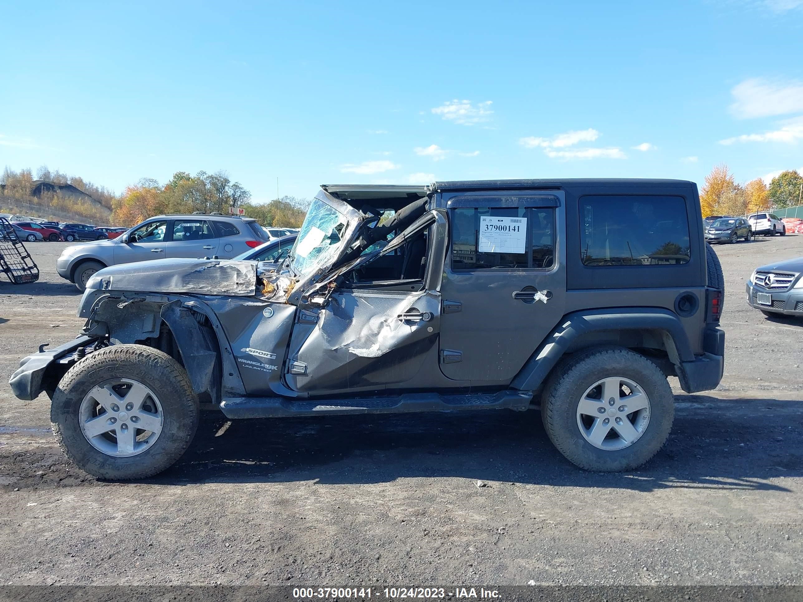 Photo 13 VIN: 1C4BJWDG8JL926629 - JEEP WRANGLER 