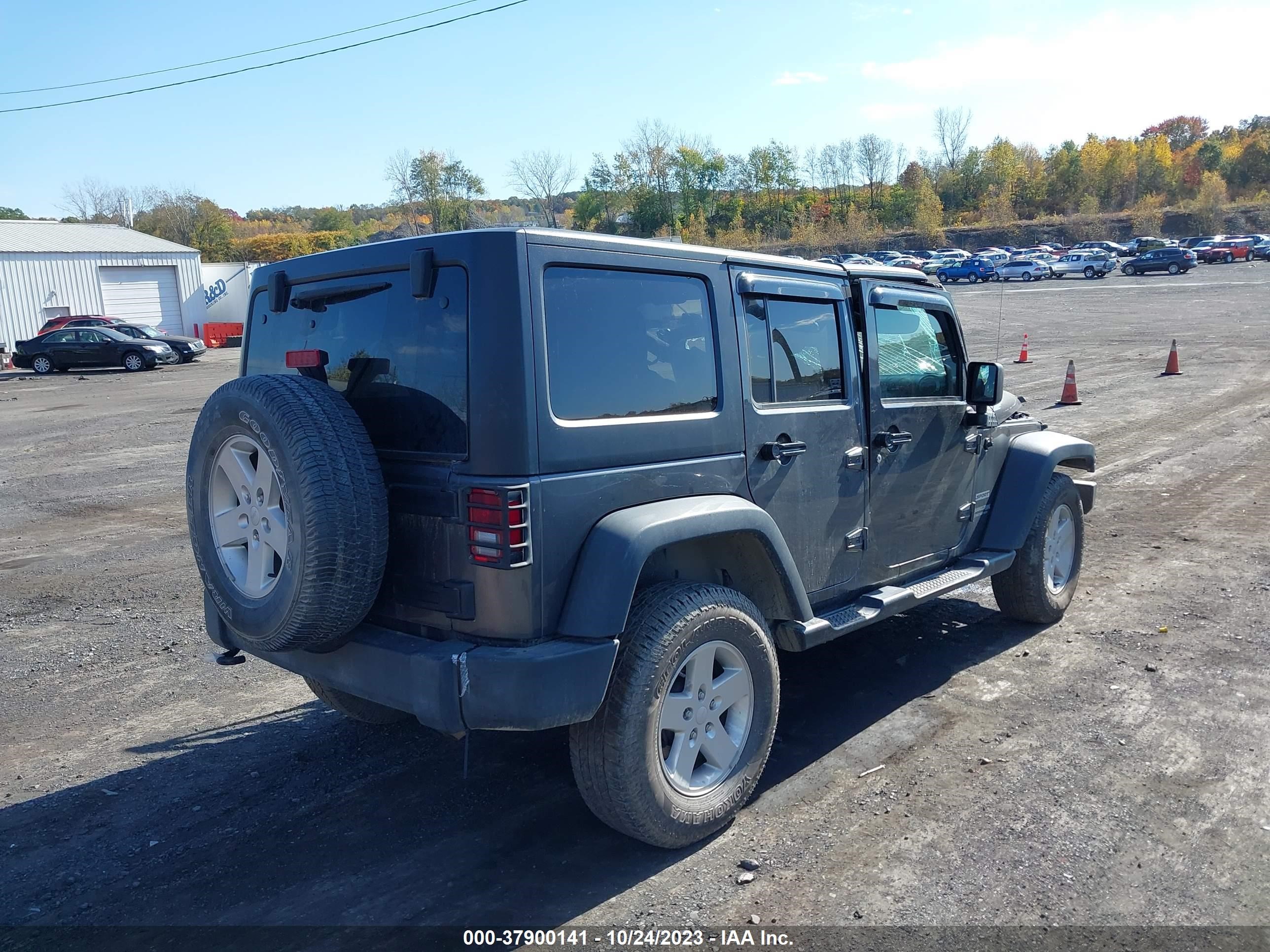 Photo 3 VIN: 1C4BJWDG8JL926629 - JEEP WRANGLER 