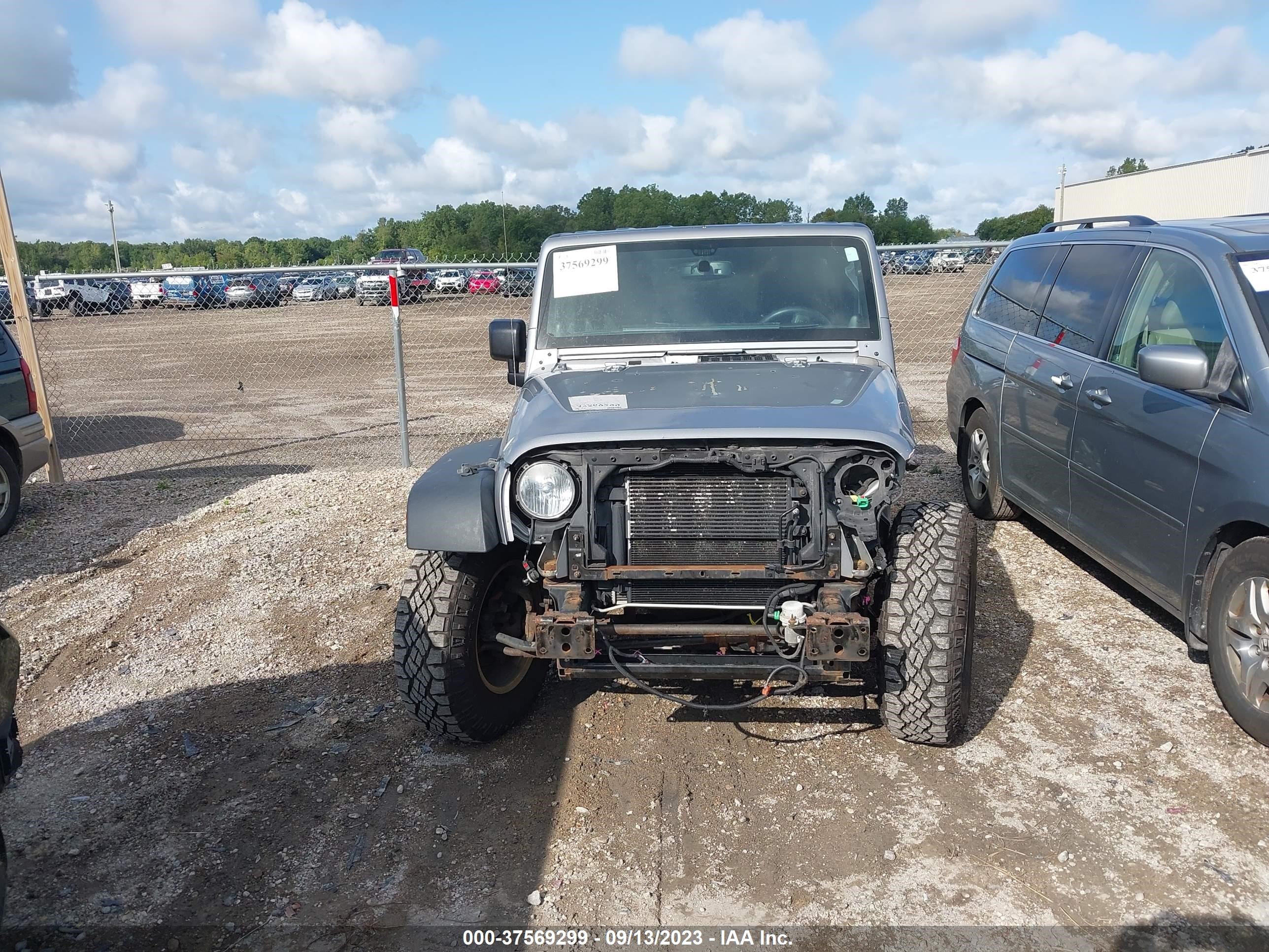 Photo 11 VIN: 1C4BJWDG9DL634573 - JEEP WRANGLER 