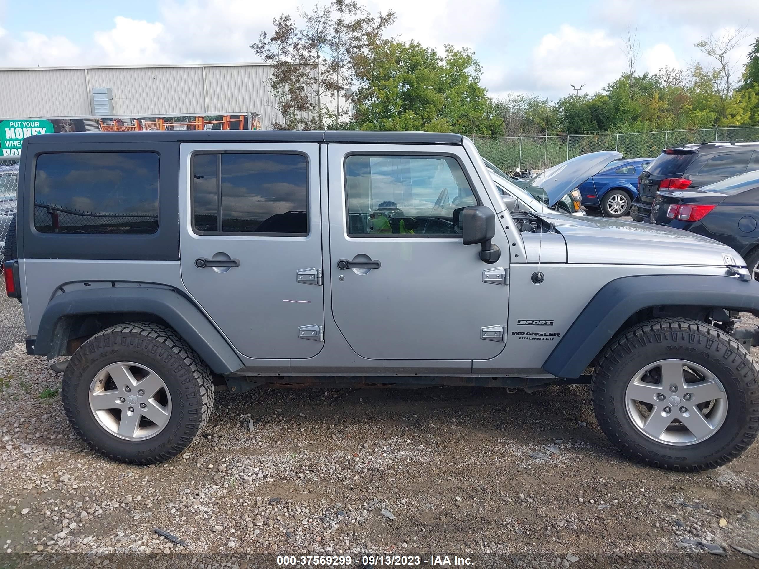 Photo 12 VIN: 1C4BJWDG9DL634573 - JEEP WRANGLER 