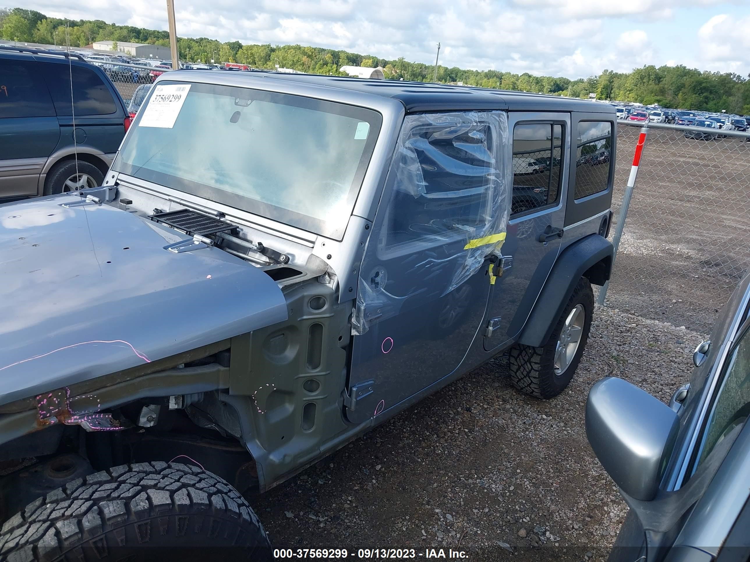 Photo 13 VIN: 1C4BJWDG9DL634573 - JEEP WRANGLER 