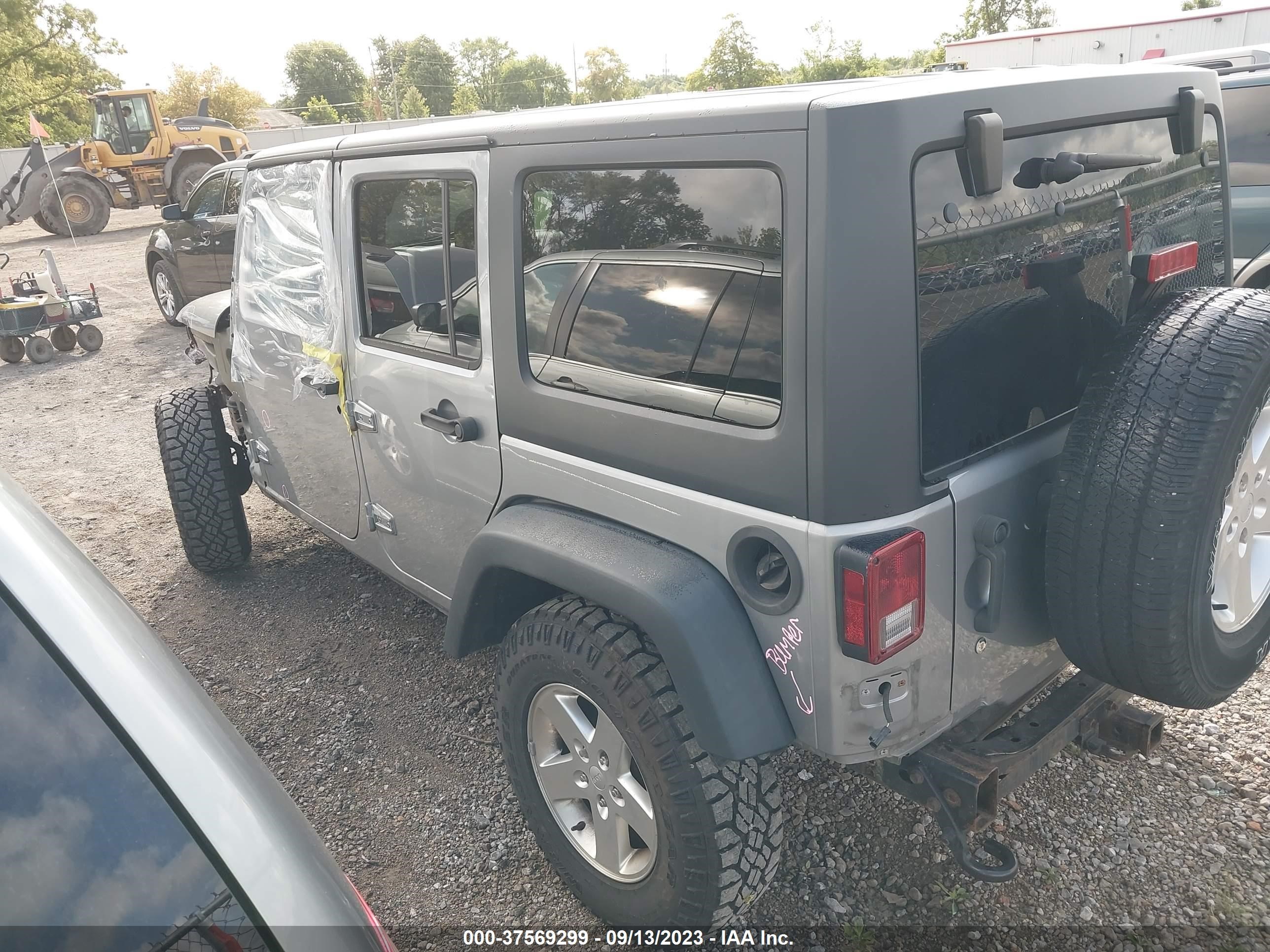 Photo 2 VIN: 1C4BJWDG9DL634573 - JEEP WRANGLER 