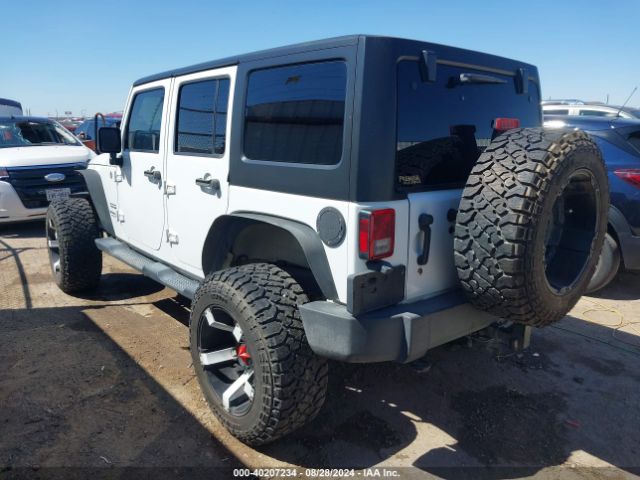 Photo 2 VIN: 1C4BJWDG9FL589802 - JEEP WRANGLER 