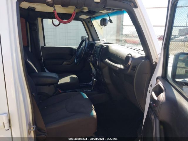 Photo 4 VIN: 1C4BJWDG9FL589802 - JEEP WRANGLER 