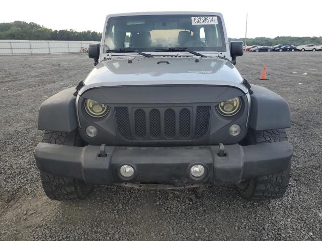 Photo 4 VIN: 1C4BJWDG9FL597737 - JEEP WRANGLER U 