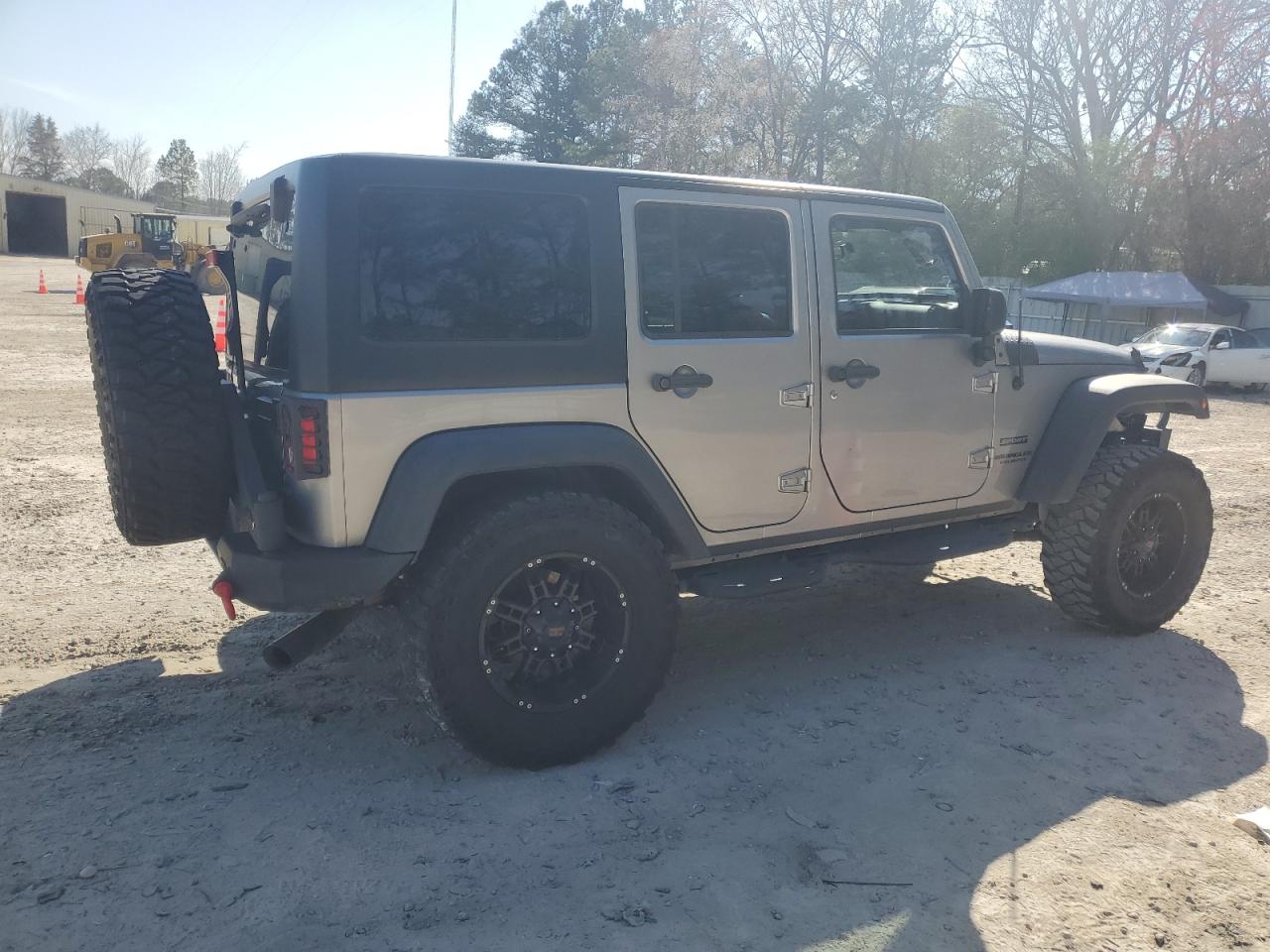 Photo 2 VIN: 1C4BJWDG9HL618282 - JEEP WRANGLER 