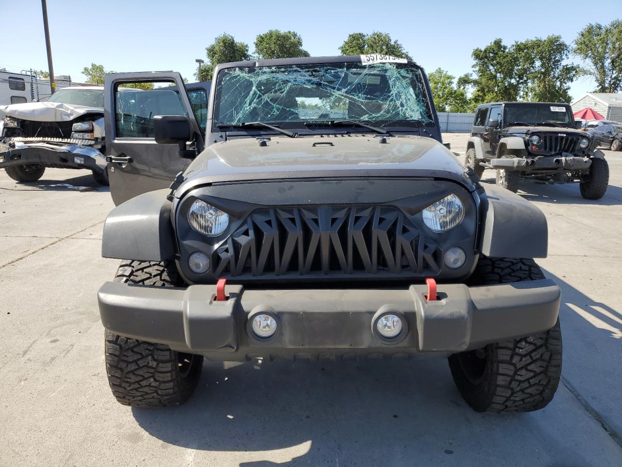 Photo 4 VIN: 1C4BJWDG9JL831027 - JEEP WRANGLER 