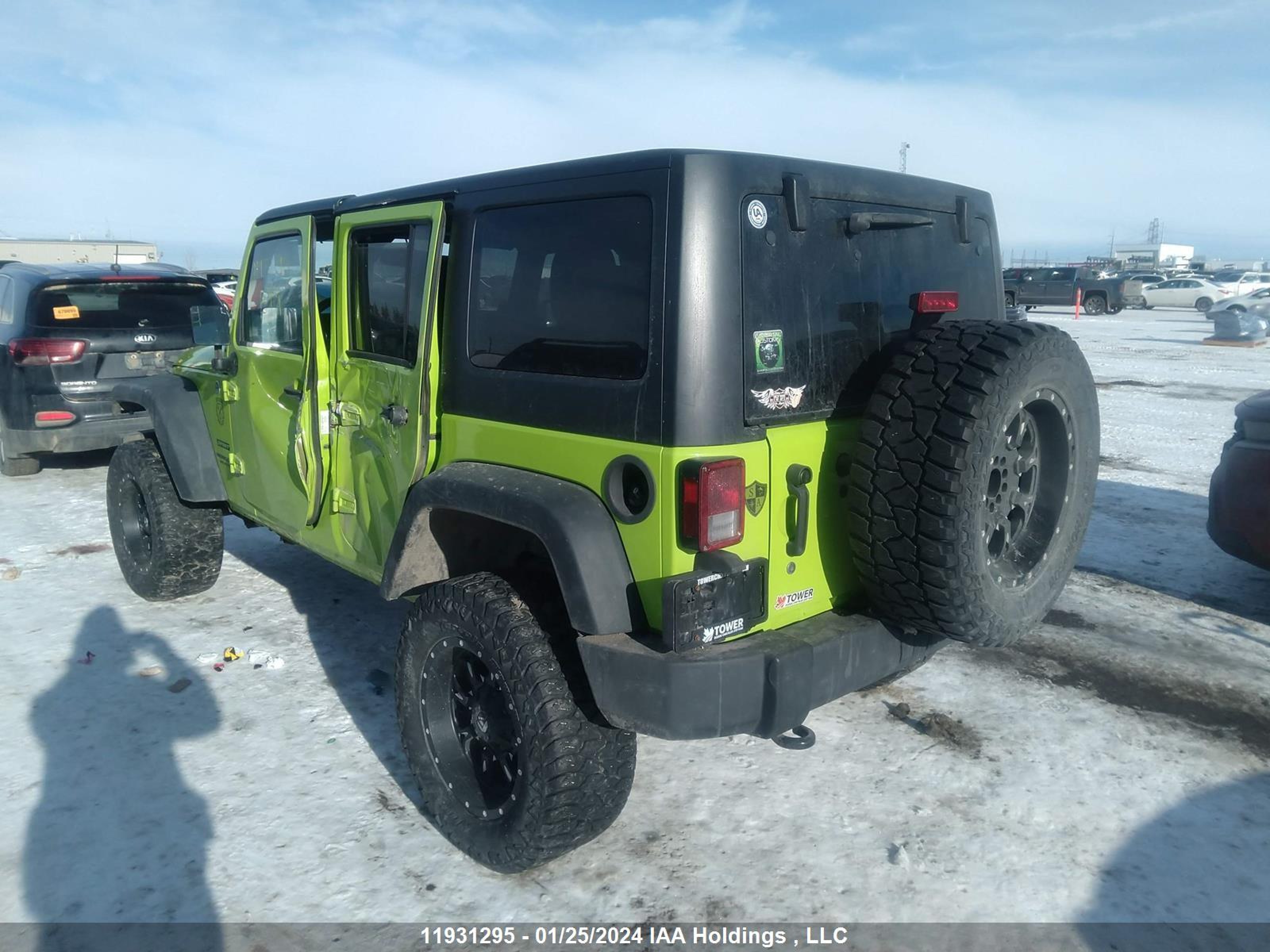 Photo 2 VIN: 1C4BJWDGXDL532490 - JEEP WRANGLER 