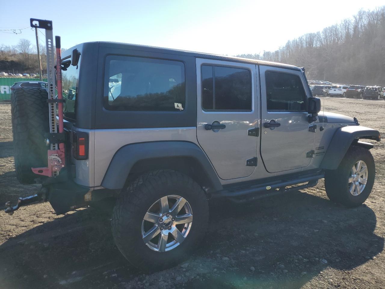 Photo 2 VIN: 1C4BJWDGXGL335999 - JEEP WRANGLER 