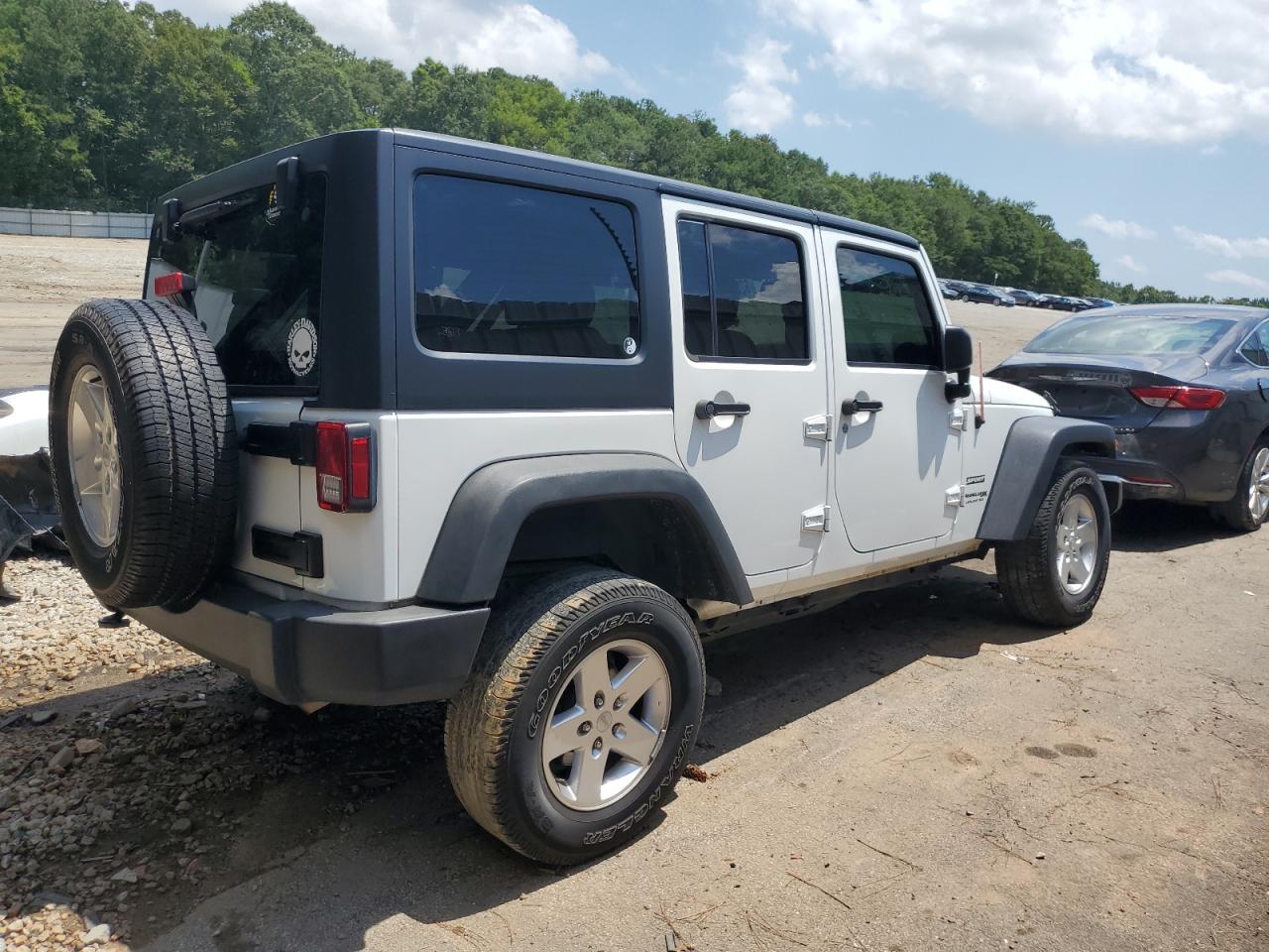 Photo 2 VIN: 1C4BJWDGXJL800384 - JEEP WRANGLER 