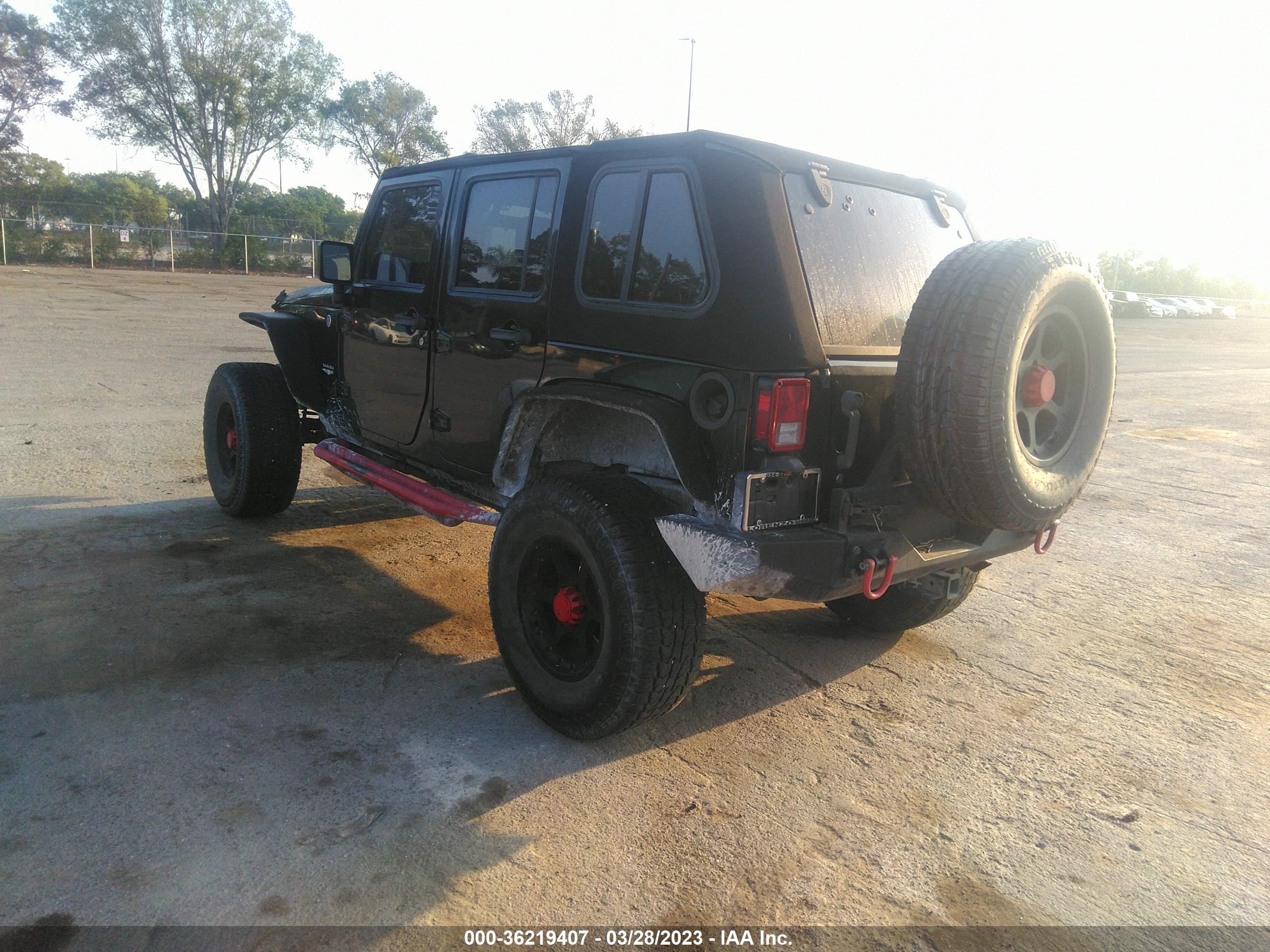 Photo 2 VIN: 1C4BJWEG0CL148957 - JEEP WRANGLER 