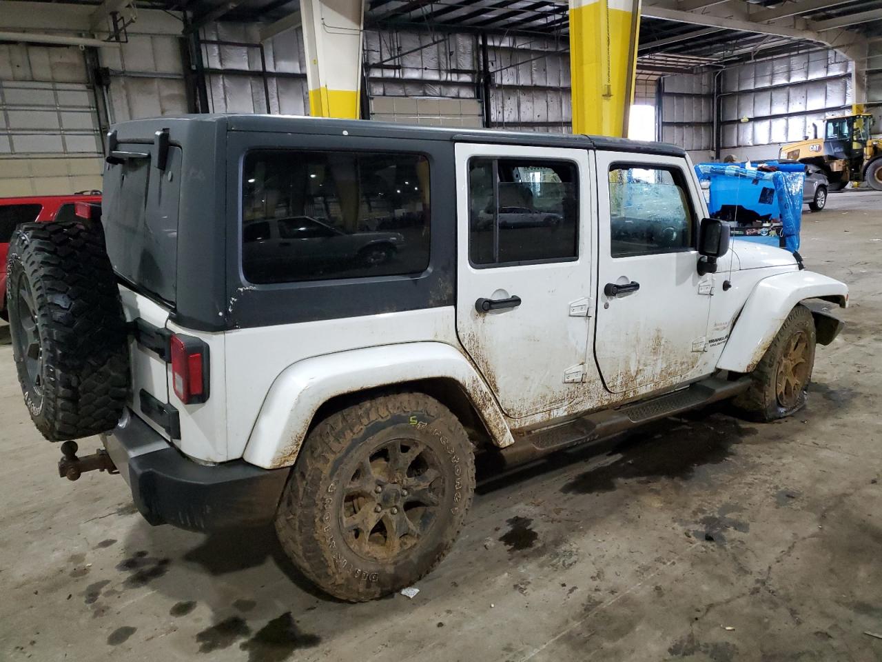 Photo 2 VIN: 1C4BJWEG2DL570066 - JEEP WRANGLER 