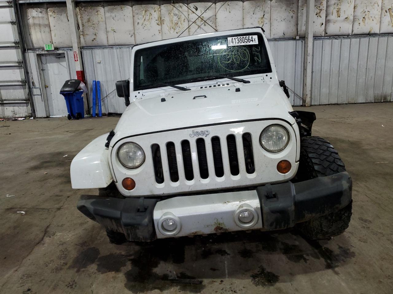 Photo 4 VIN: 1C4BJWEG2DL570066 - JEEP WRANGLER 