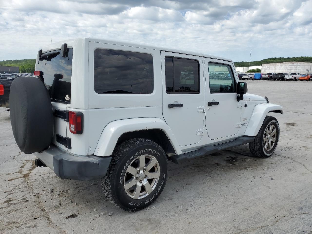 Photo 2 VIN: 1C4BJWEG2DL612378 - JEEP WRANGLER 