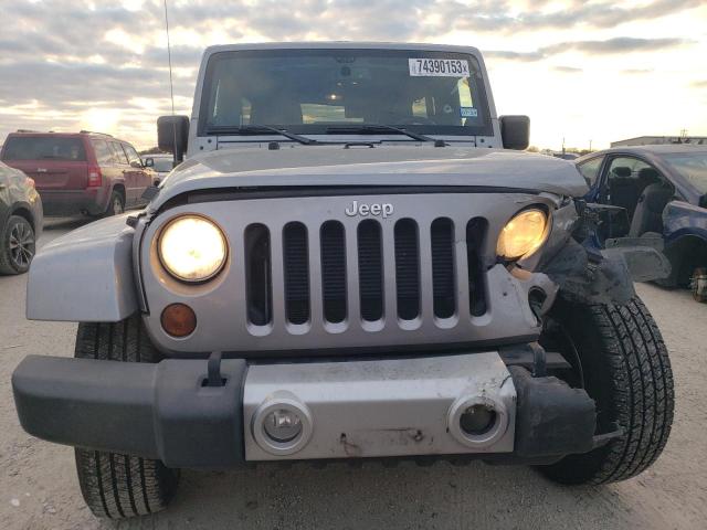 Photo 4 VIN: 1C4BJWEG2DL688246 - JEEP WRANGLER 