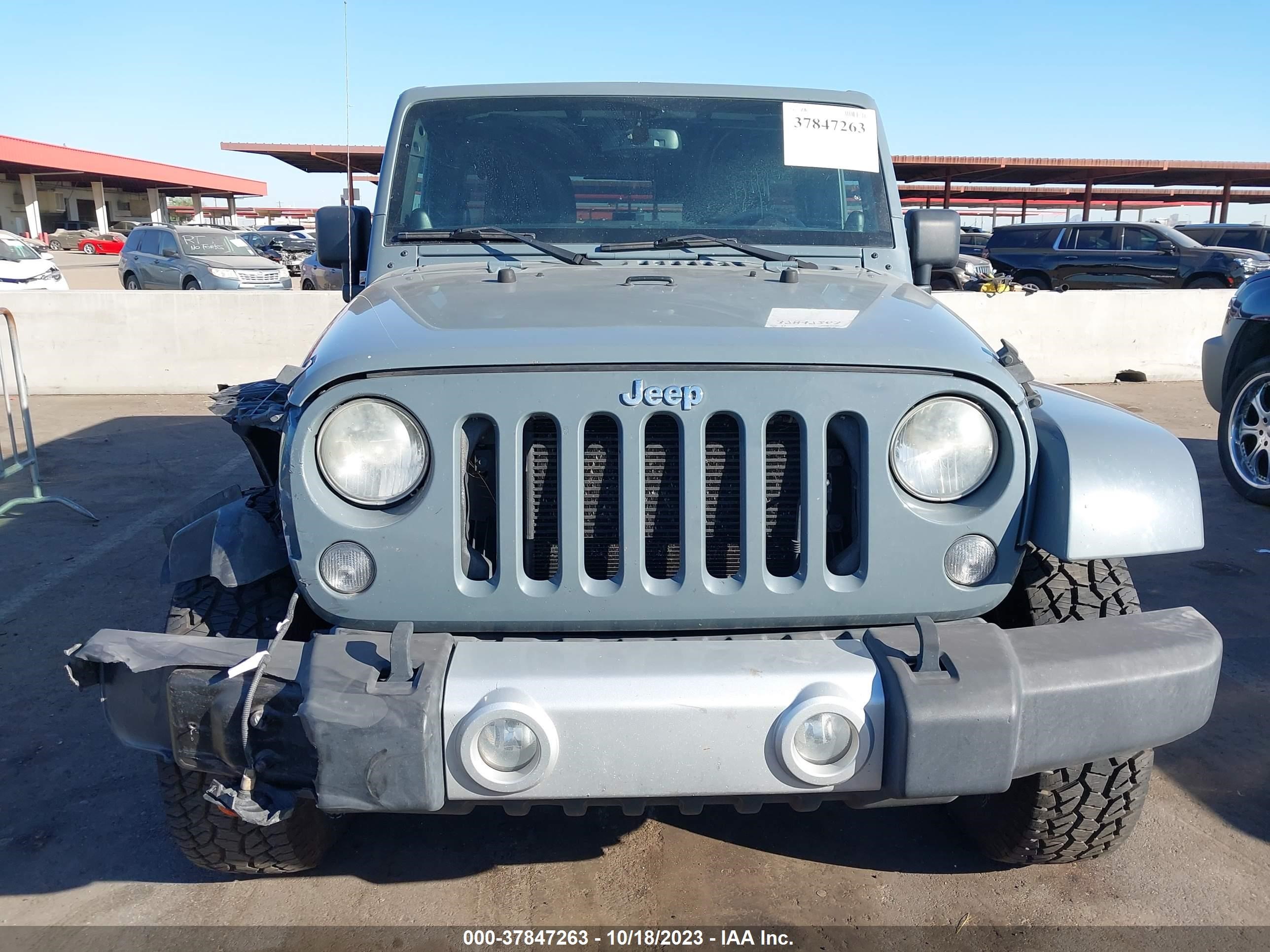 Photo 11 VIN: 1C4BJWEG2EL111024 - JEEP WRANGLER 