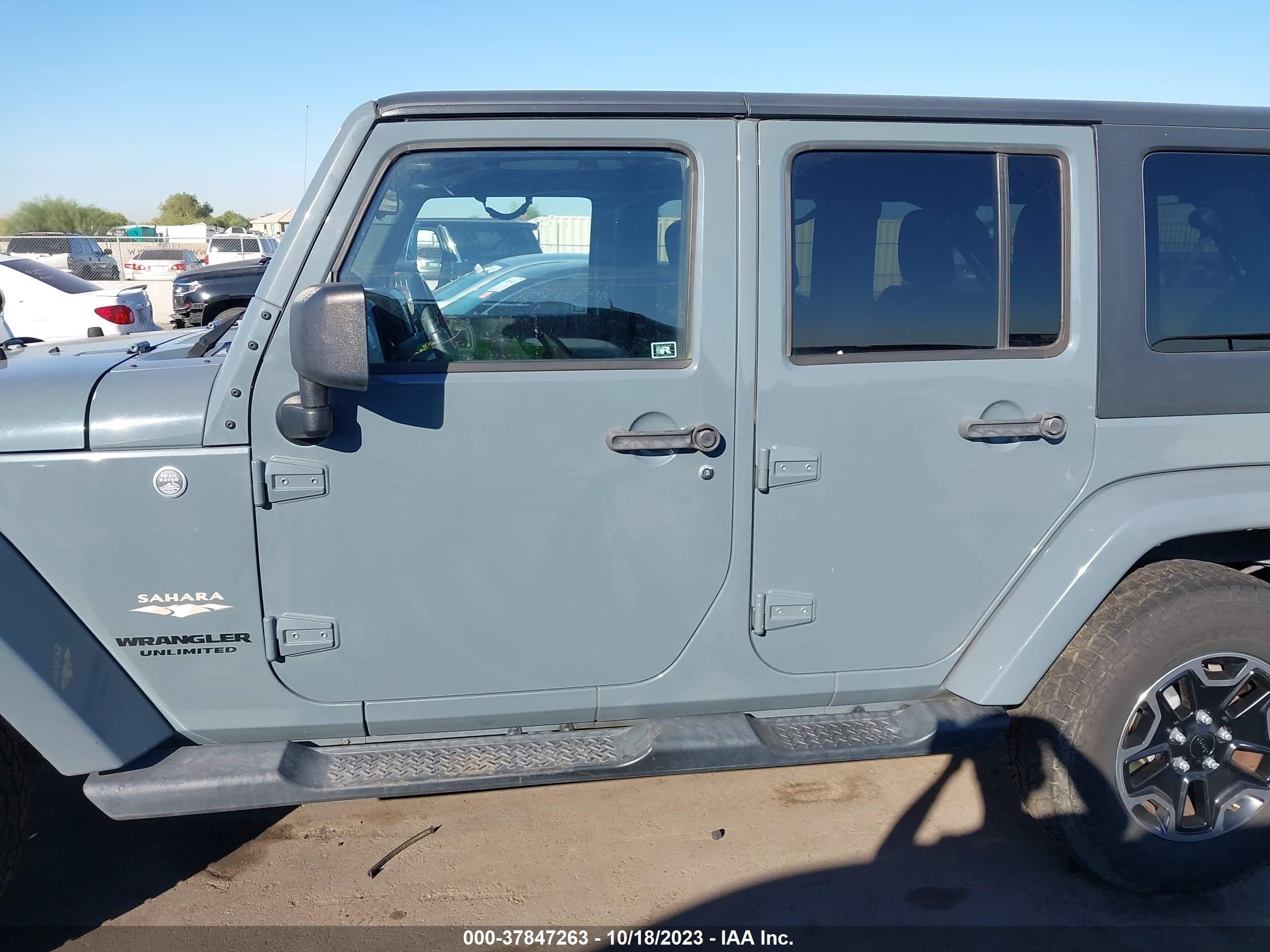 Photo 13 VIN: 1C4BJWEG2EL111024 - JEEP WRANGLER 