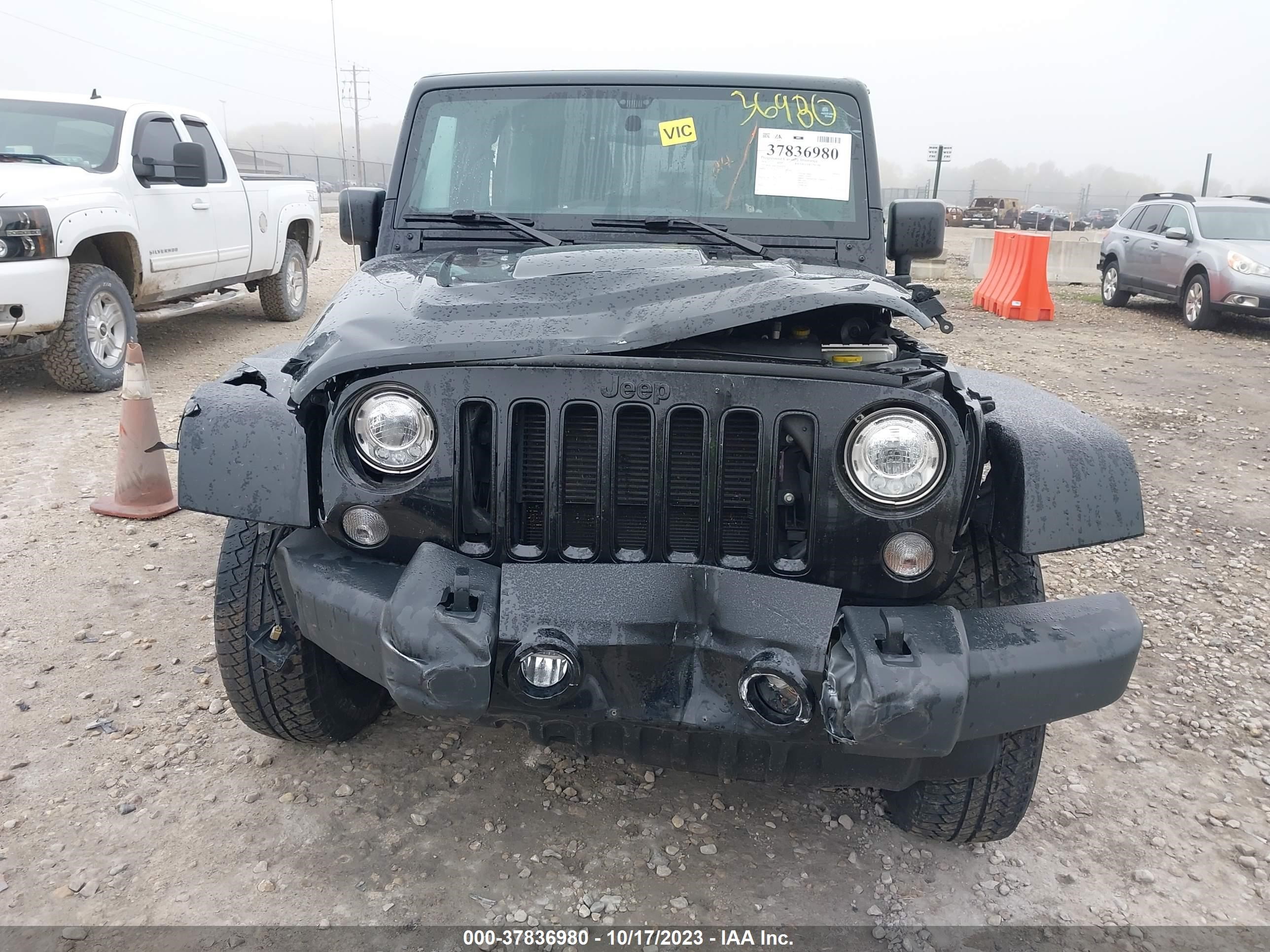 Photo 11 VIN: 1C4BJWEG2JL821518 - JEEP WRANGLER 