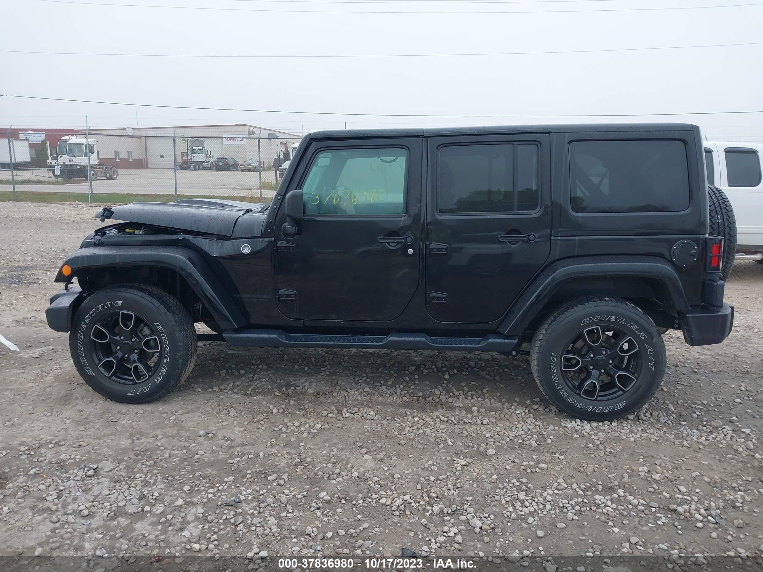 Photo 13 VIN: 1C4BJWEG2JL821518 - JEEP WRANGLER 