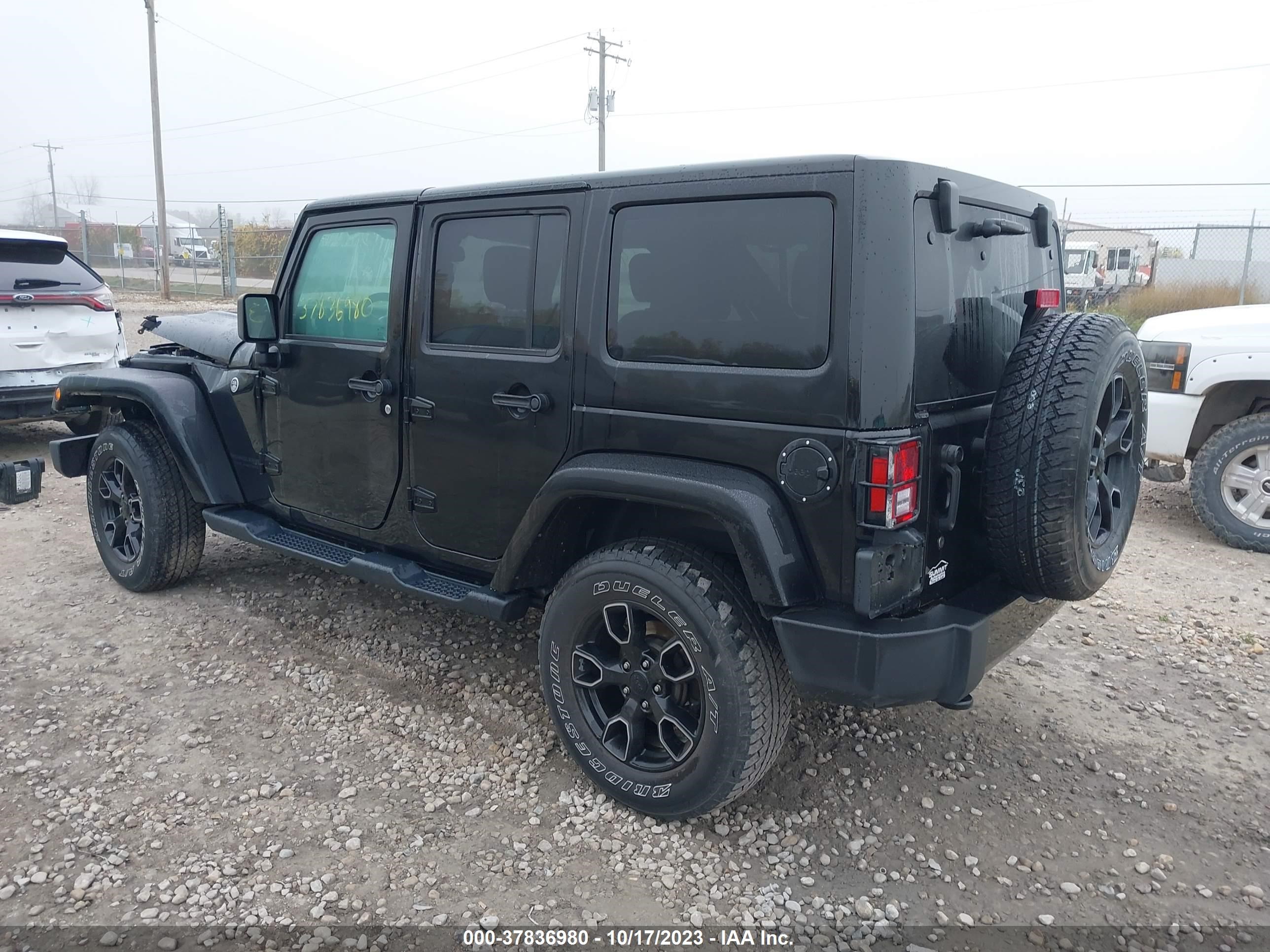 Photo 2 VIN: 1C4BJWEG2JL821518 - JEEP WRANGLER 