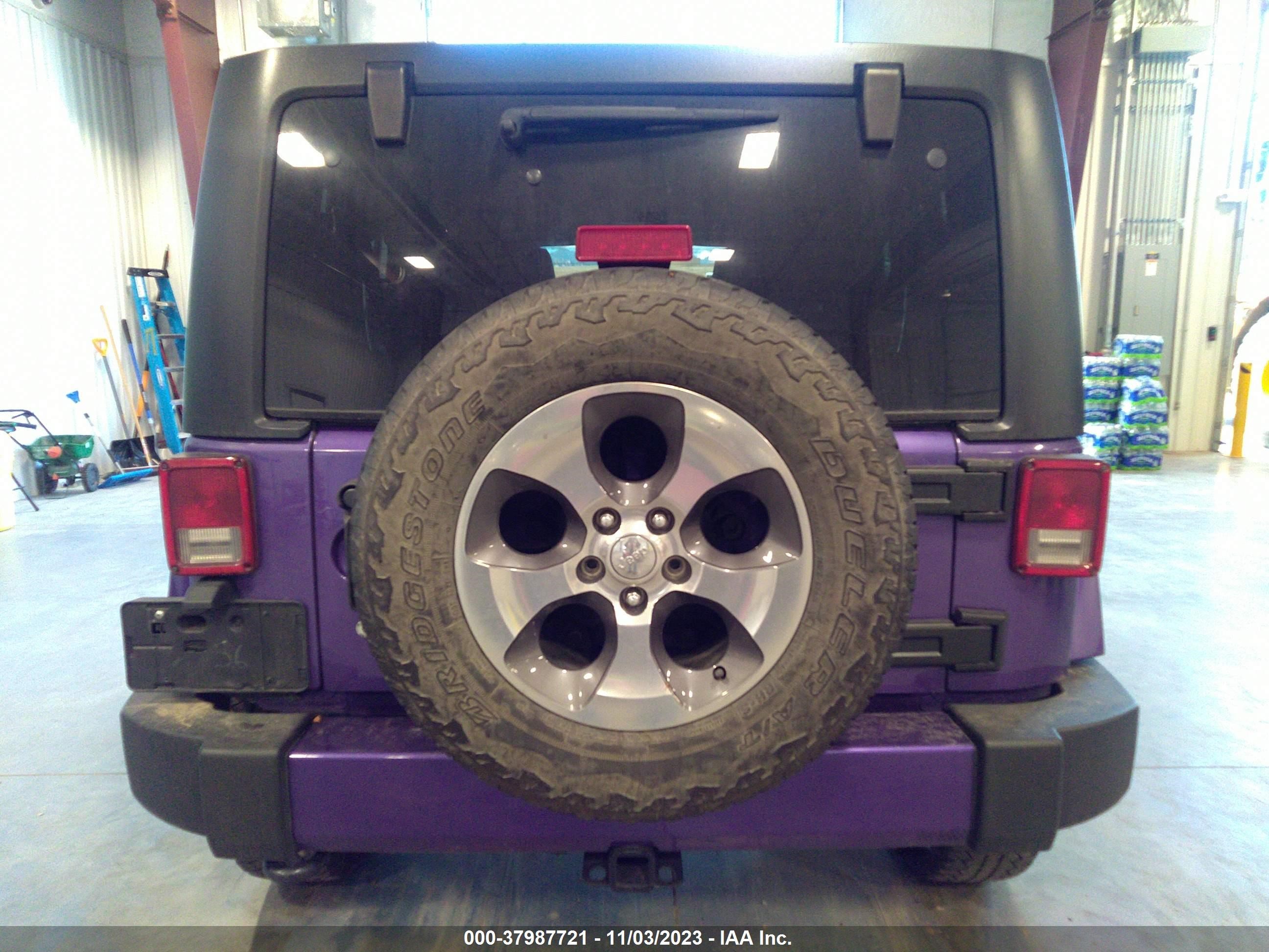 Photo 15 VIN: 1C4BJWEG2JL852400 - JEEP WRANGLER 