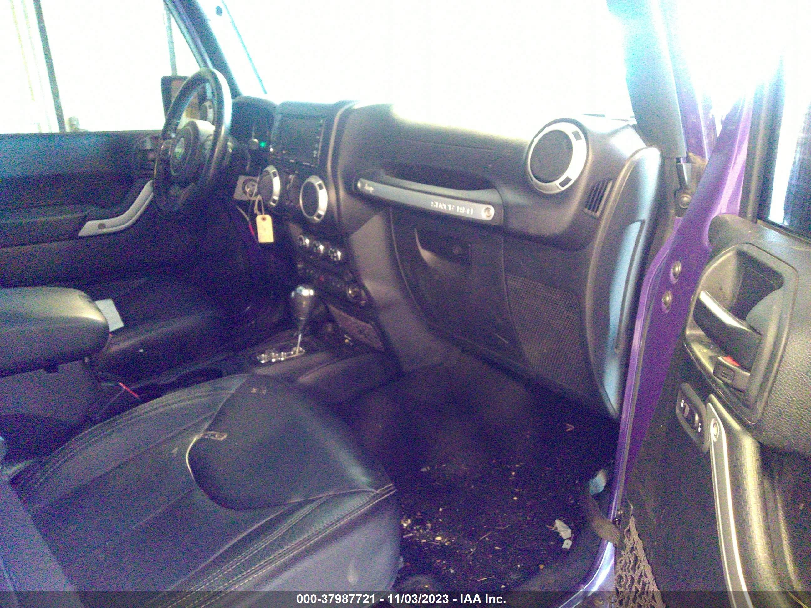 Photo 4 VIN: 1C4BJWEG2JL852400 - JEEP WRANGLER 