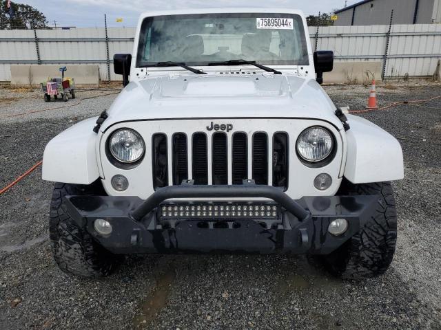 Photo 4 VIN: 1C4BJWEG3FL745945 - JEEP WRANGLER U 