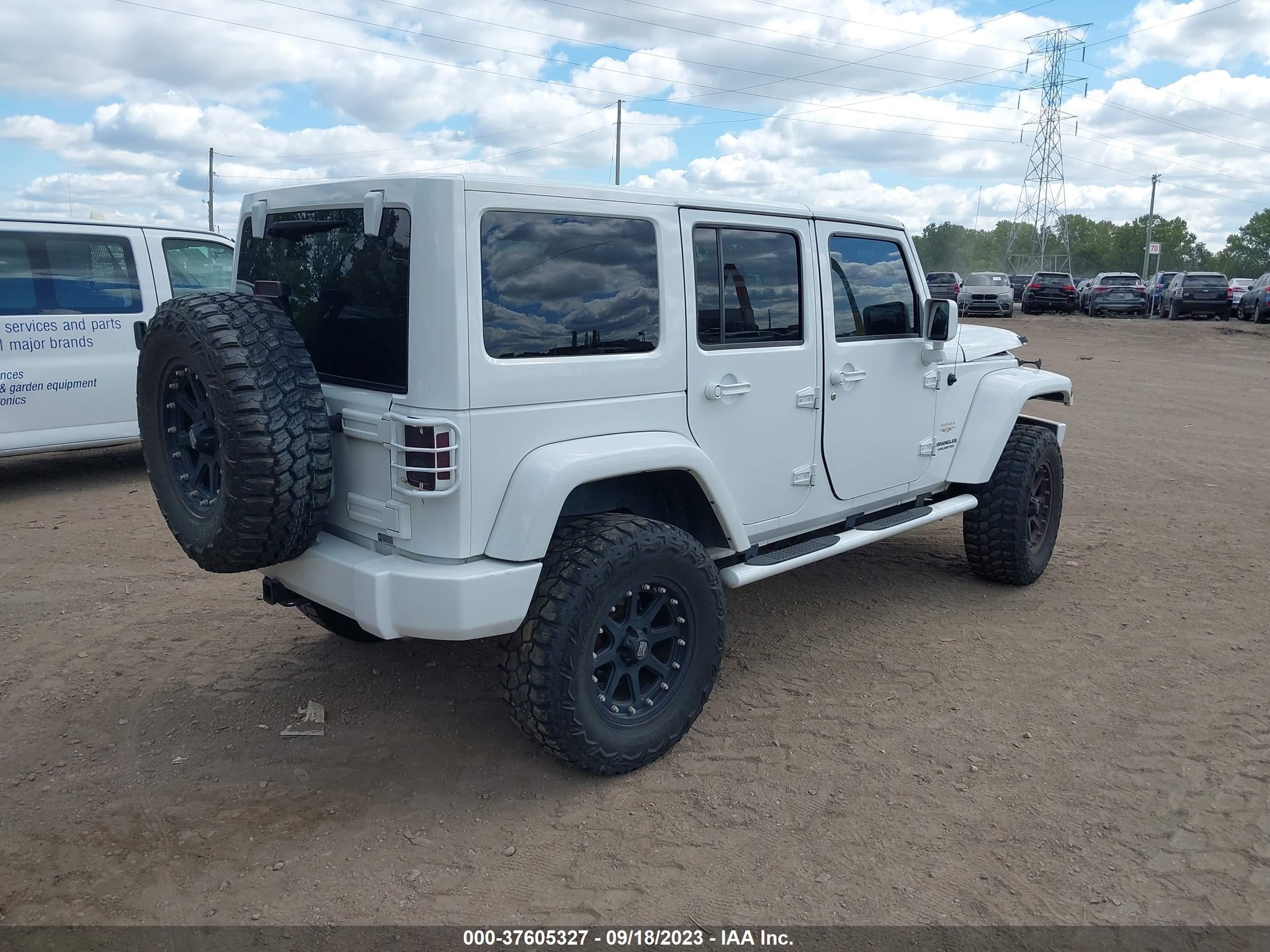 Photo 3 VIN: 1C4BJWEG4DL588164 - JEEP WRANGLER 