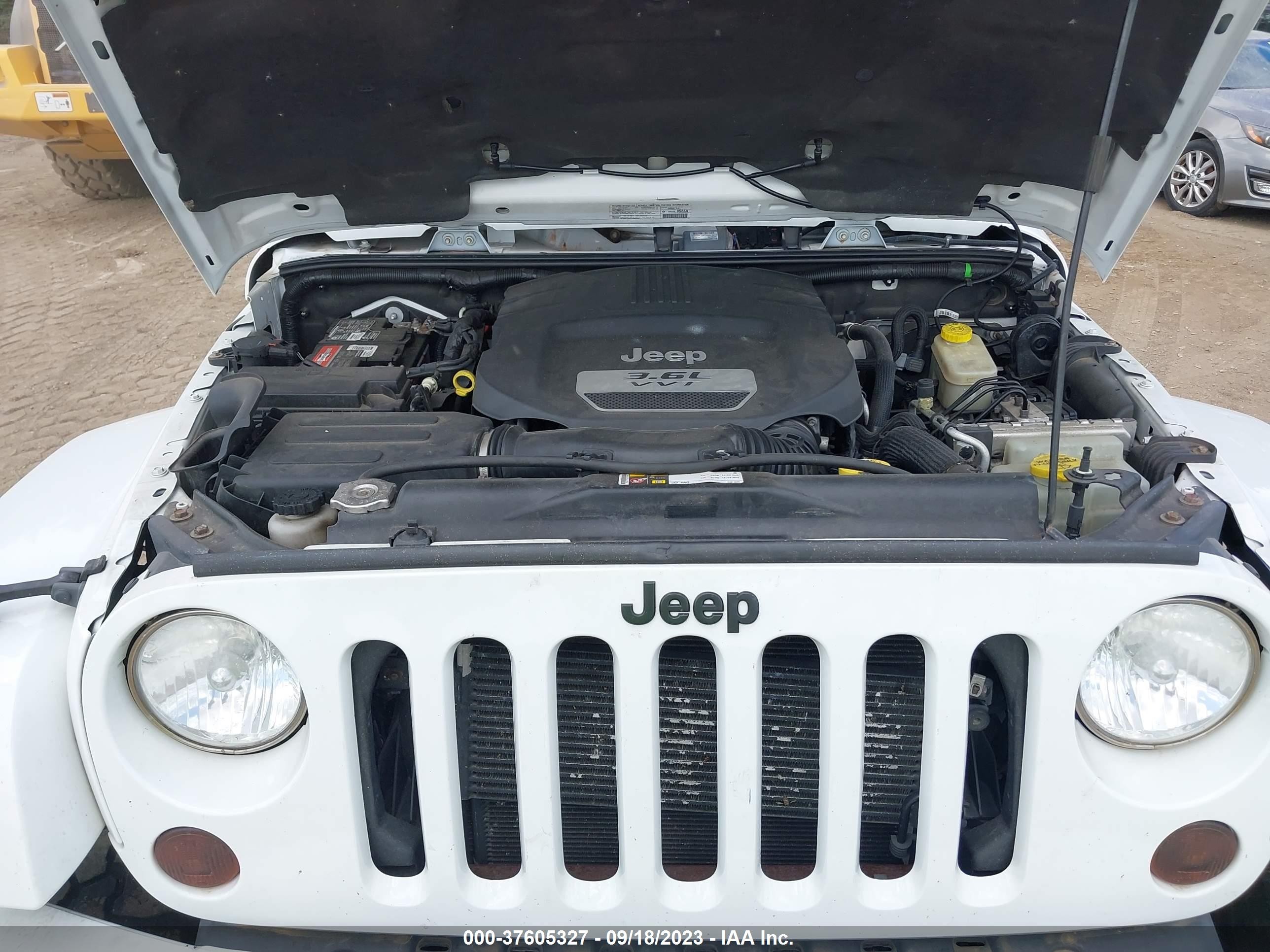 Photo 9 VIN: 1C4BJWEG4DL588164 - JEEP WRANGLER 