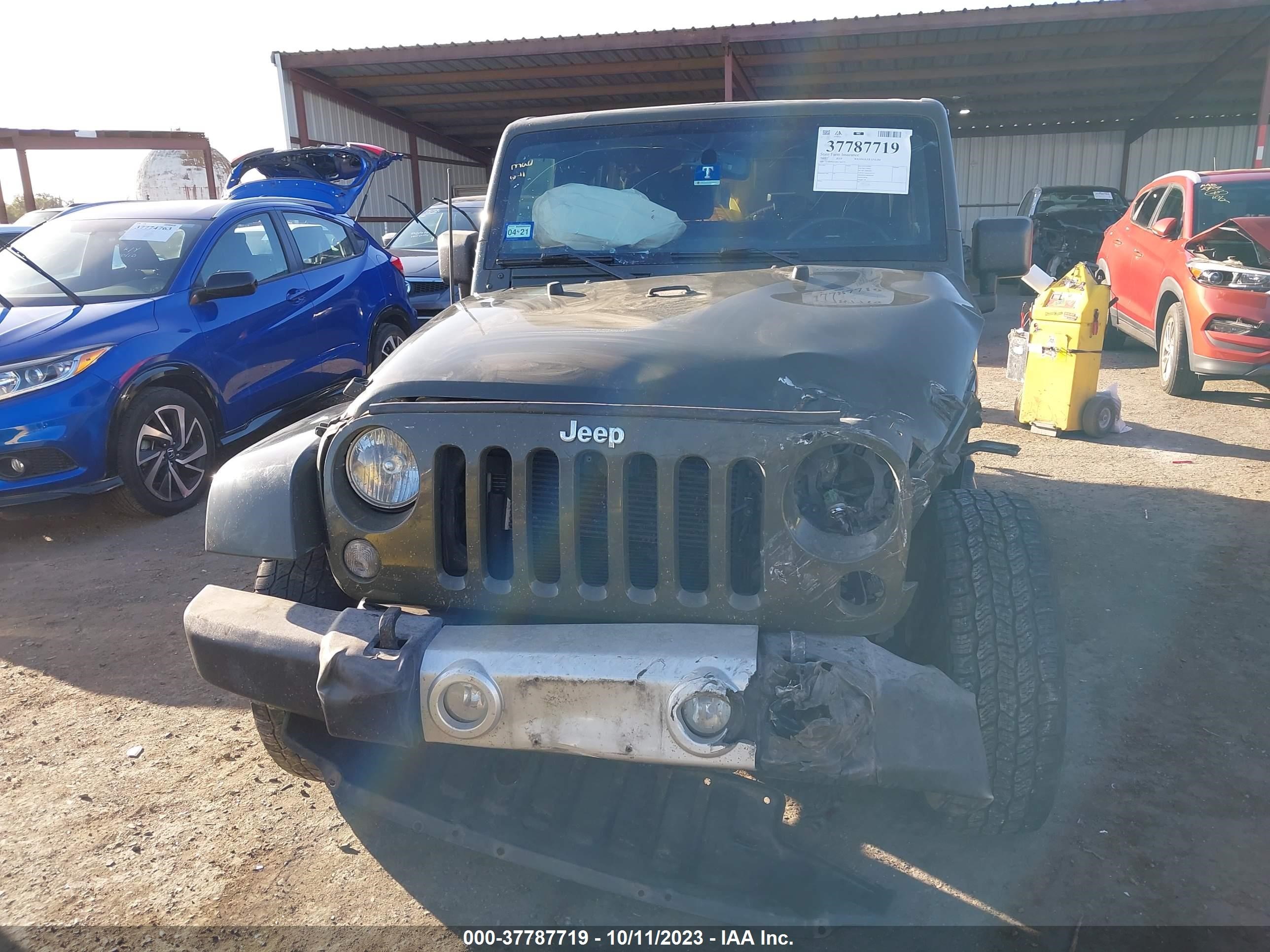 Photo 12 VIN: 1C4BJWEG4FL766173 - JEEP WRANGLER 