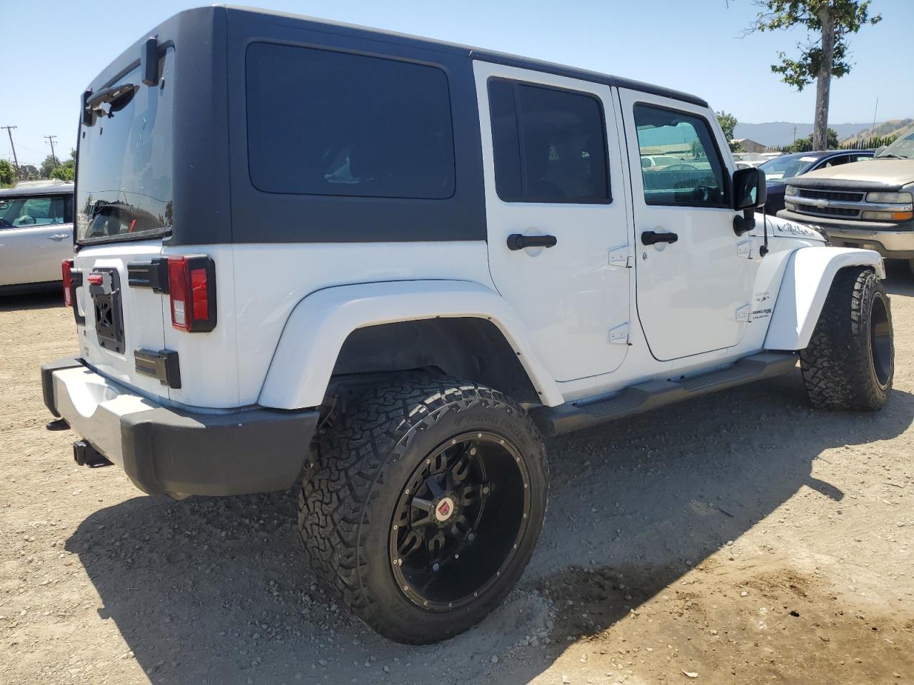 Photo 2 VIN: 1C4BJWEG4JL936279 - JEEP WRANGLER 