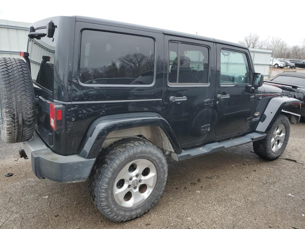 Photo 2 VIN: 1C4BJWEG5DL500576 - JEEP WRANGLER 