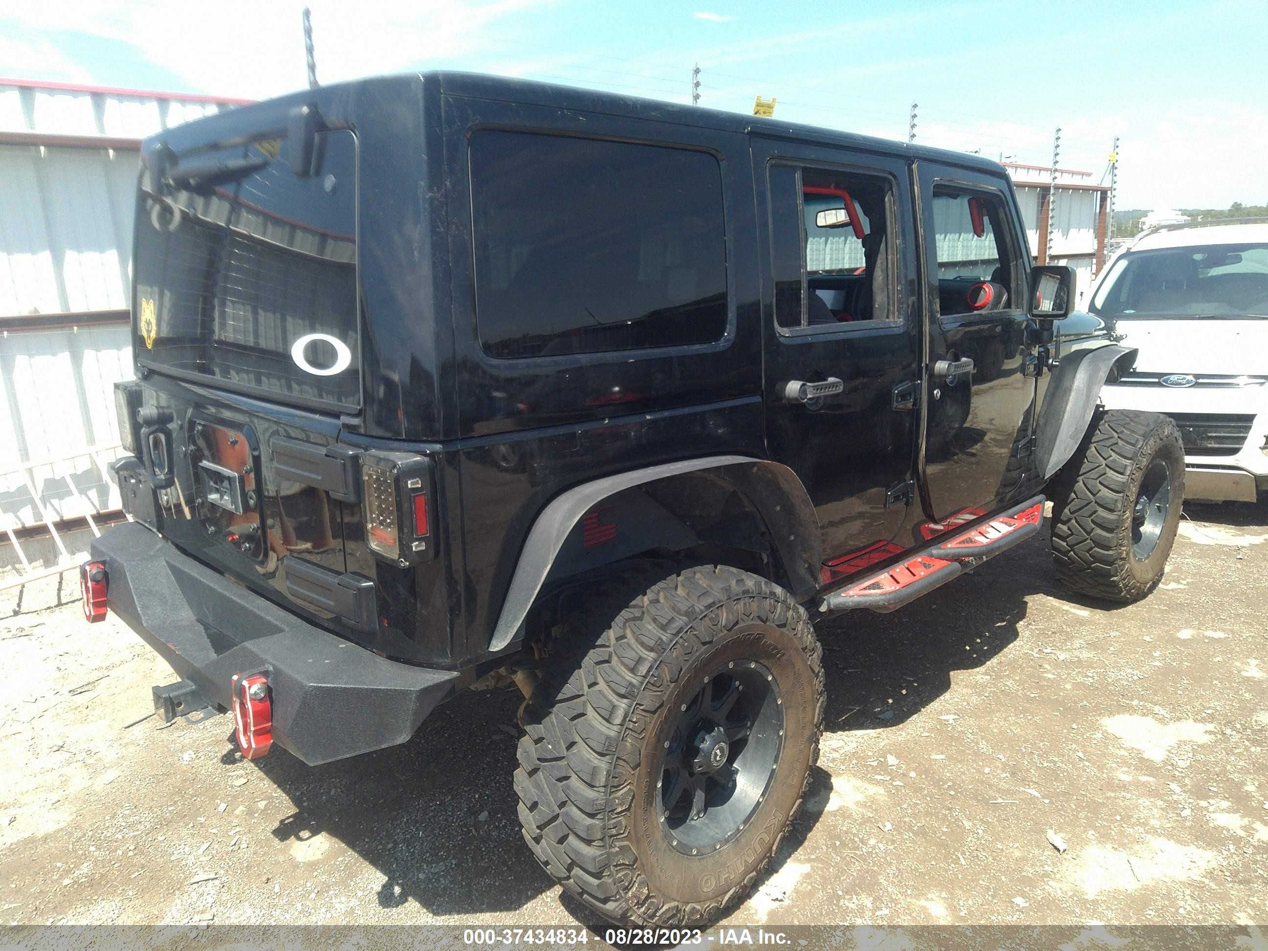 Photo 3 VIN: 1C4BJWEG5EL197249 - JEEP WRANGLER 