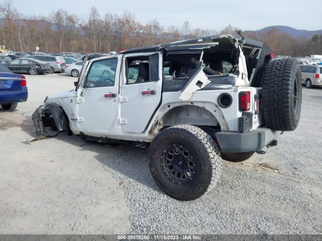 Photo 2 VIN: 1C4BJWEG6DL627076 - JEEP WRANGLER UNLIMITED 